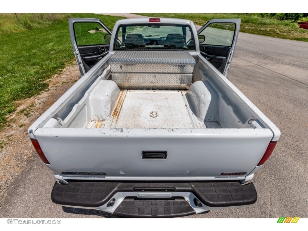2001 Sonoma SL Regular Cab - Summit White / Graphite photo #22