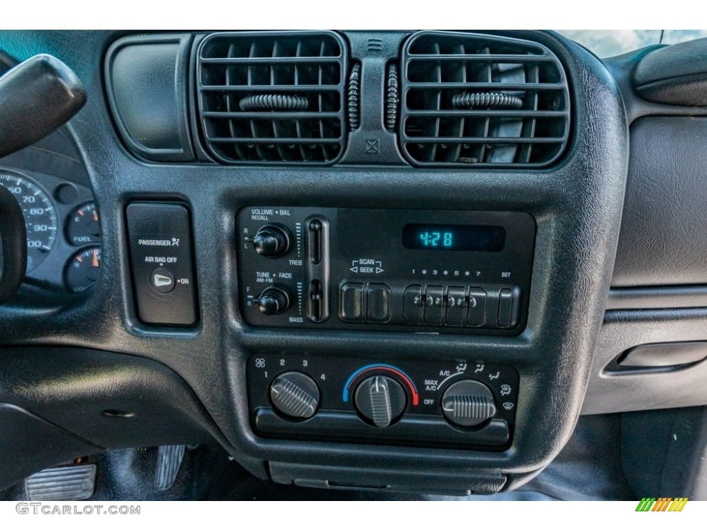 2001 GMC Sonoma SL Regular Cab Controls Photos