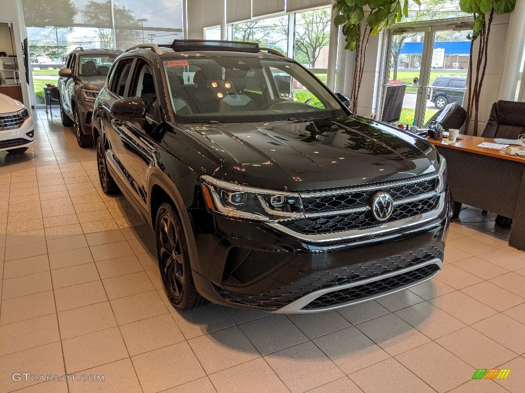 2022 Volkswagen Taos SEL Exterior Photos