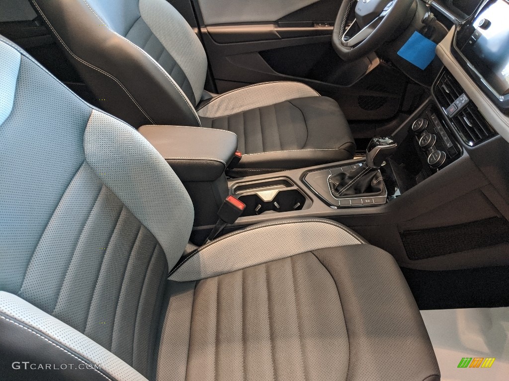 Gray/Black Interior 2022 Volkswagen Taos SEL Photo #142181817