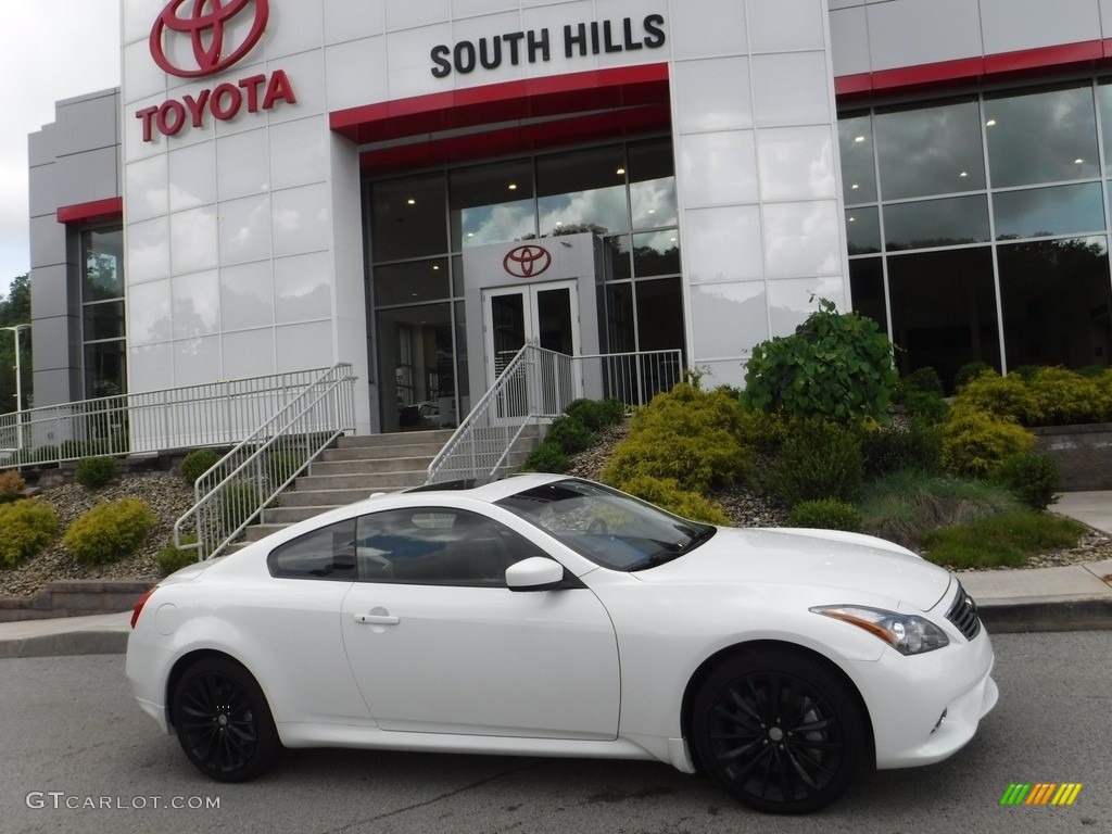 2013 G 37 x AWD Coupe - Moonlight White / Graphite photo #2