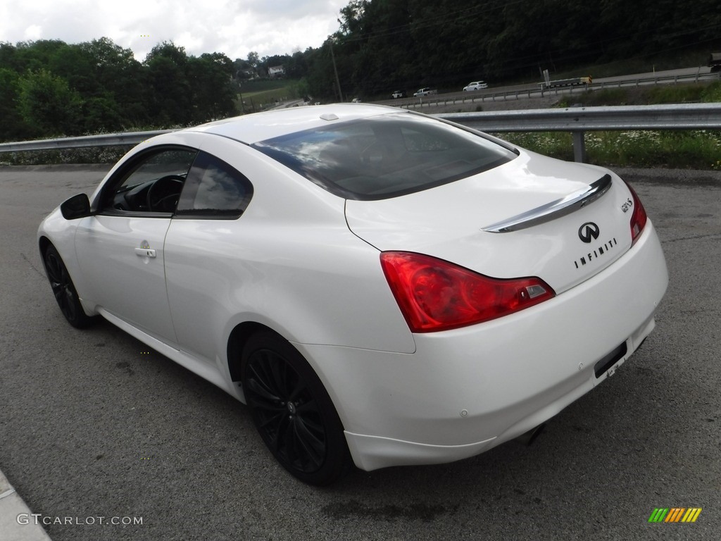 2013 G 37 x AWD Coupe - Moonlight White / Graphite photo #15