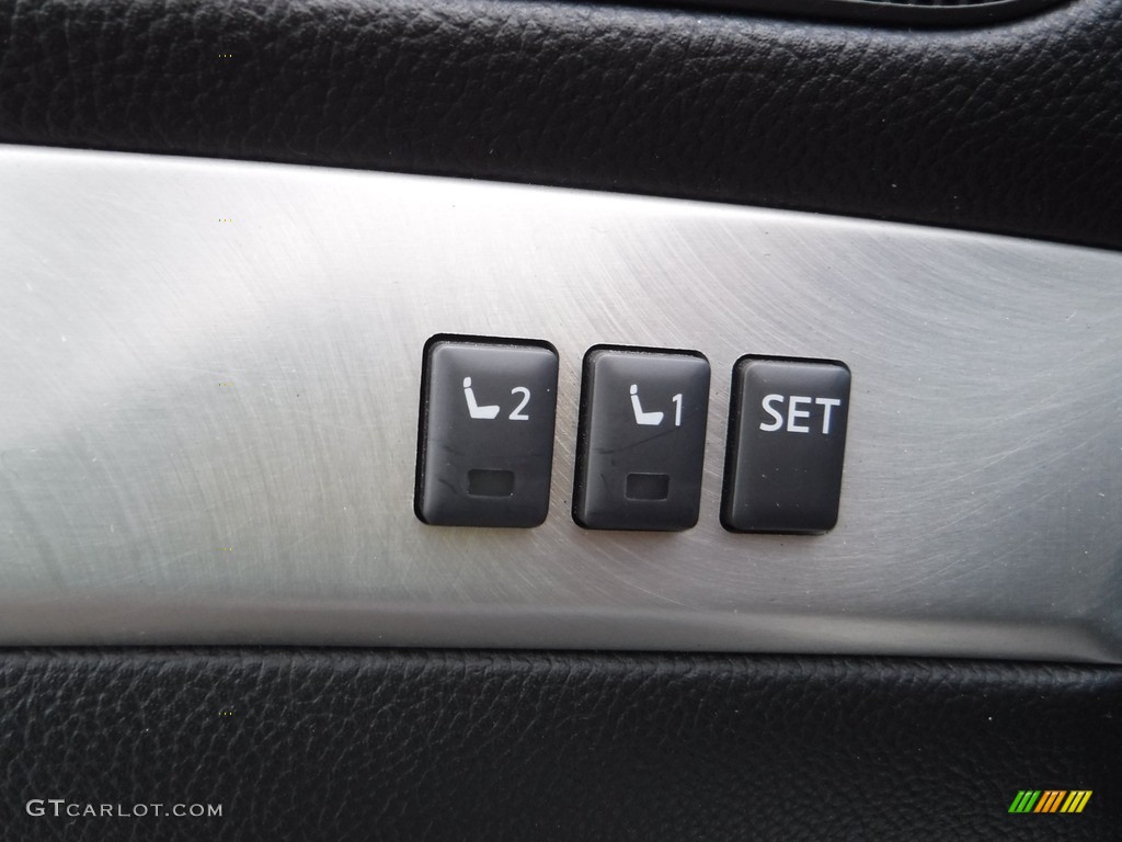 2013 G 37 x AWD Coupe - Moonlight White / Graphite photo #24