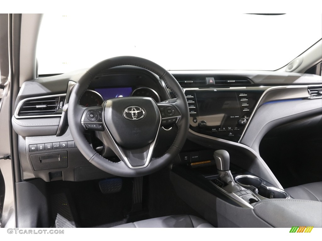 2018 Toyota Camry XSE Dashboard Photos