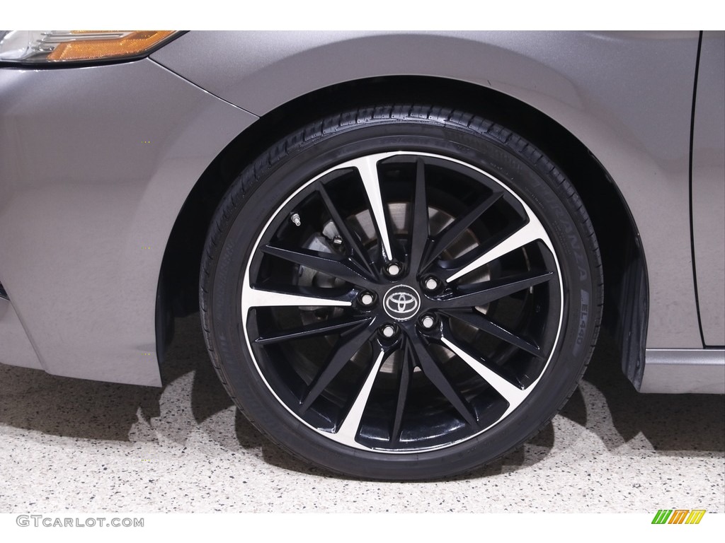 2018 Toyota Camry XSE Wheel Photos