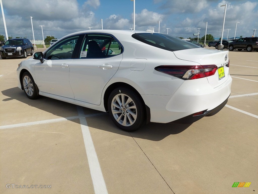 2021 Camry LE - Super White / Ash photo #11