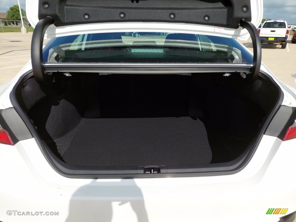 2021 Camry LE - Super White / Ash photo #21