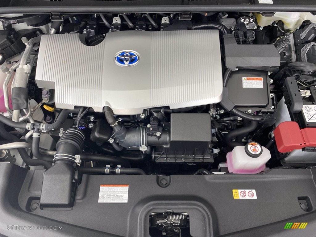 2020 Toyota Prius Prime LE Engine Photos