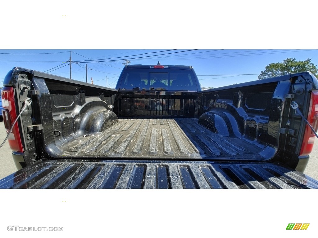 2019 1500 Laramie Quad Cab - Diamond Black Crystal Pearl / Black photo #8