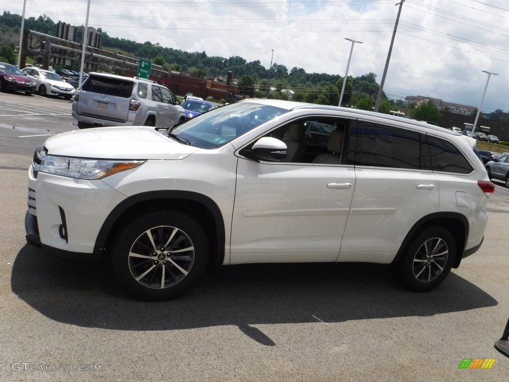 2018 Highlander XLE AWD - Blizzard White Pearl / Almond photo #7