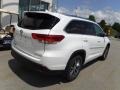 2018 Blizzard White Pearl Toyota Highlander XLE AWD  photo #10