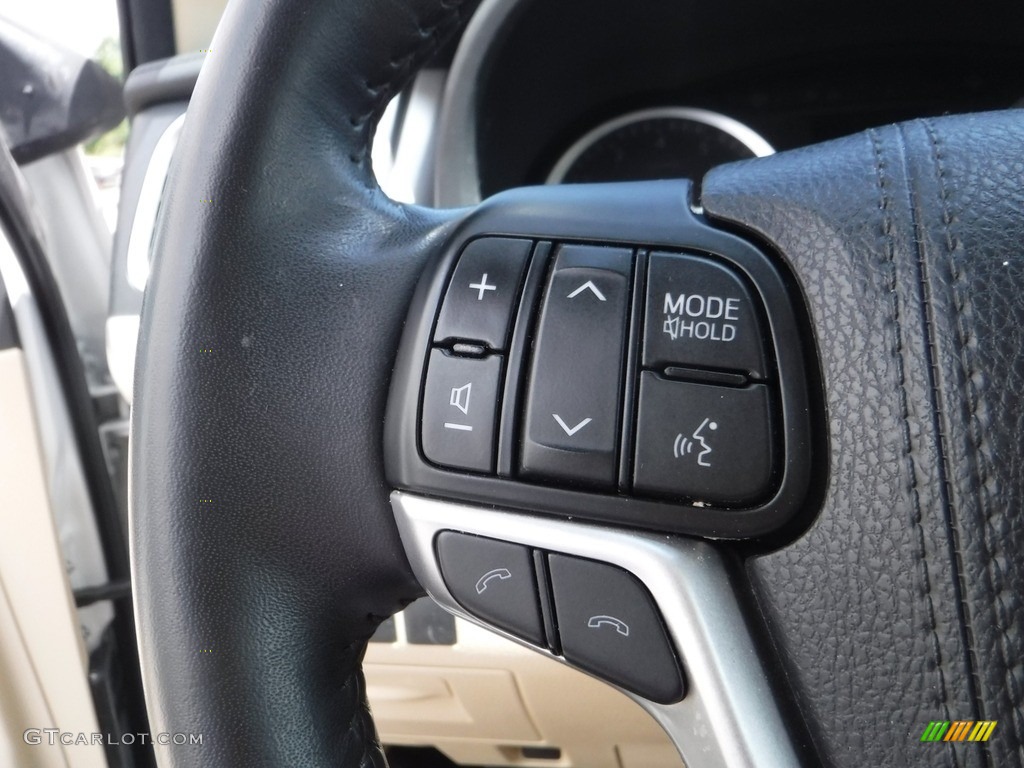 2018 Highlander XLE AWD - Blizzard White Pearl / Almond photo #25