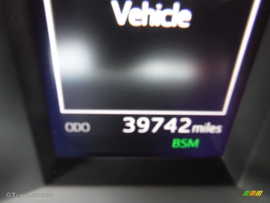 2018 Highlander XLE AWD - Blizzard White Pearl / Almond photo #32