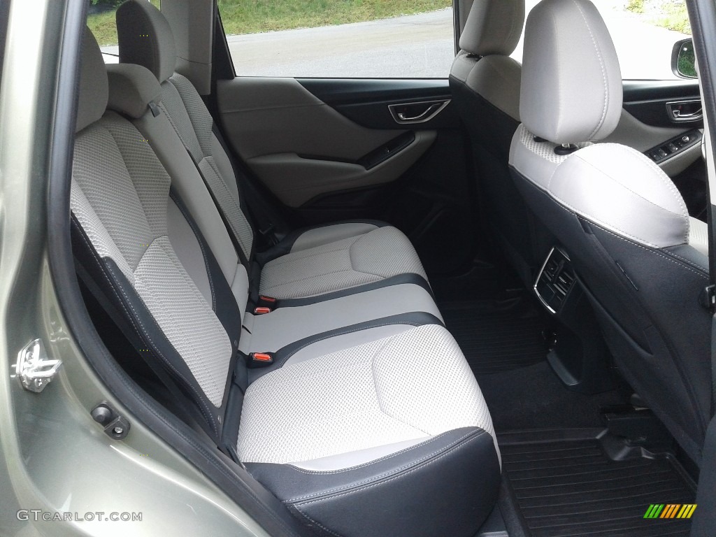 2019 Forester 2.5i Premium - Jasper Green Metallic / Gray photo #16