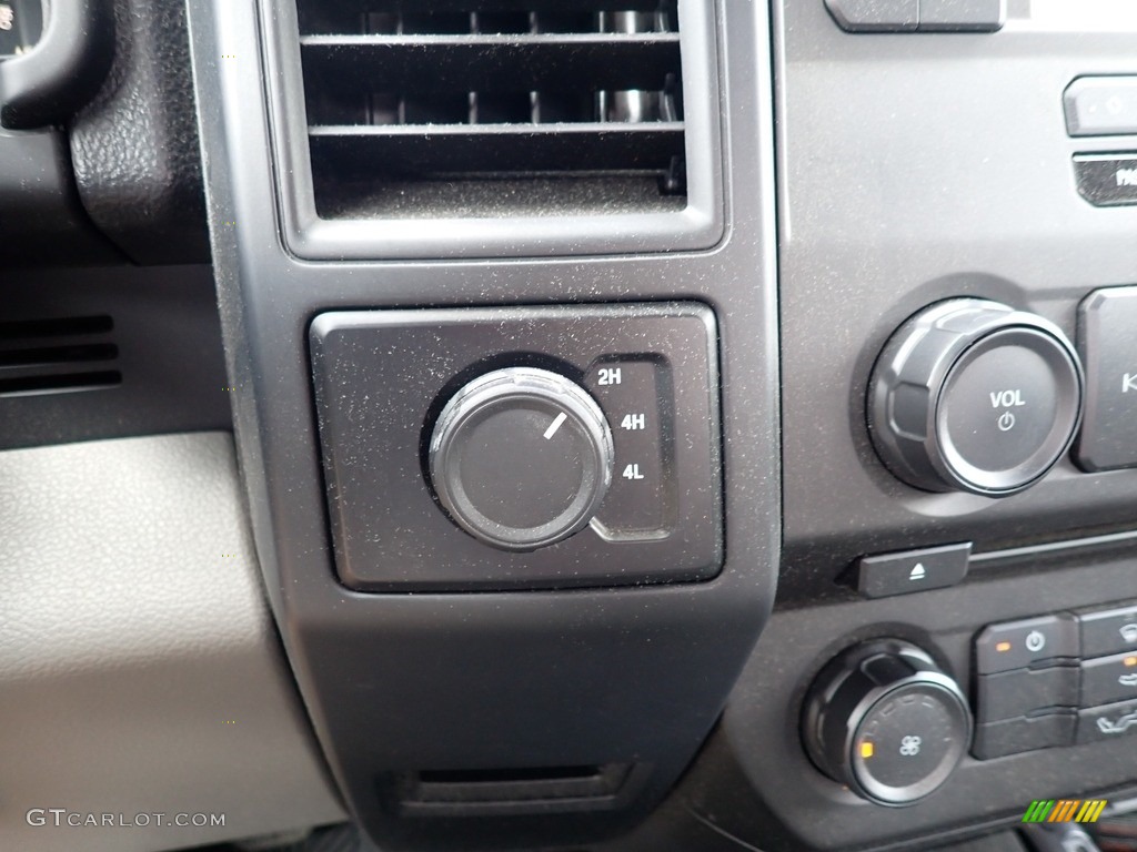 2015 Ford F150 XL Regular Cab 4x4 Controls Photo #142204945