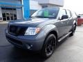 Gun Metallic - Frontier SV Crew Cab 4x4 Photo No. 2
