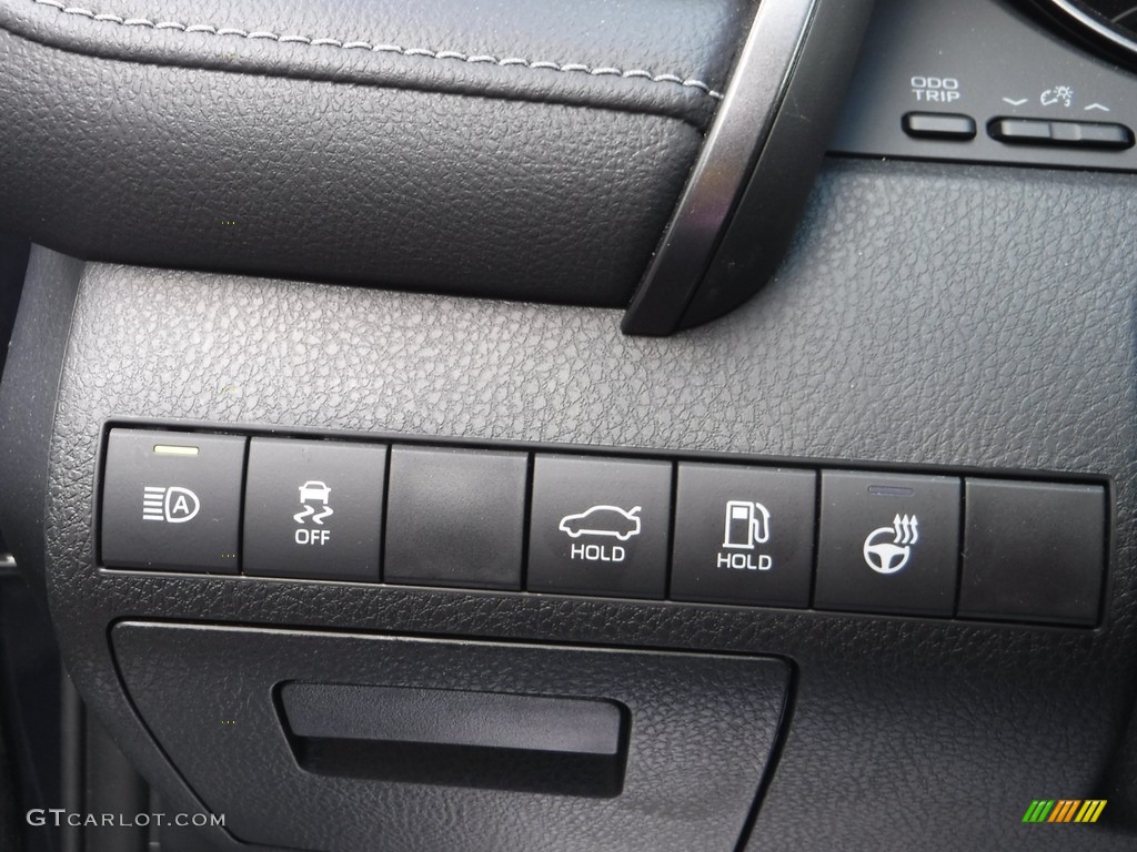 2021 Toyota Camry XSE Hybrid Controls Photos
