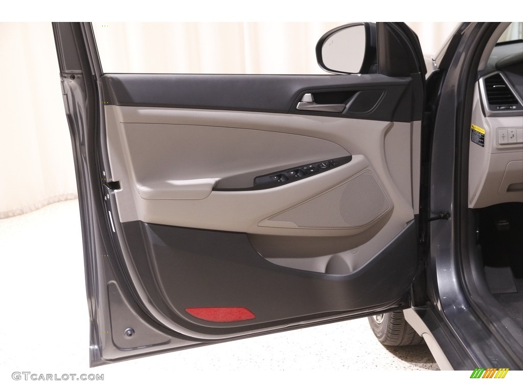2018 Hyundai Tucson Value Gray Door Panel Photo #142212367