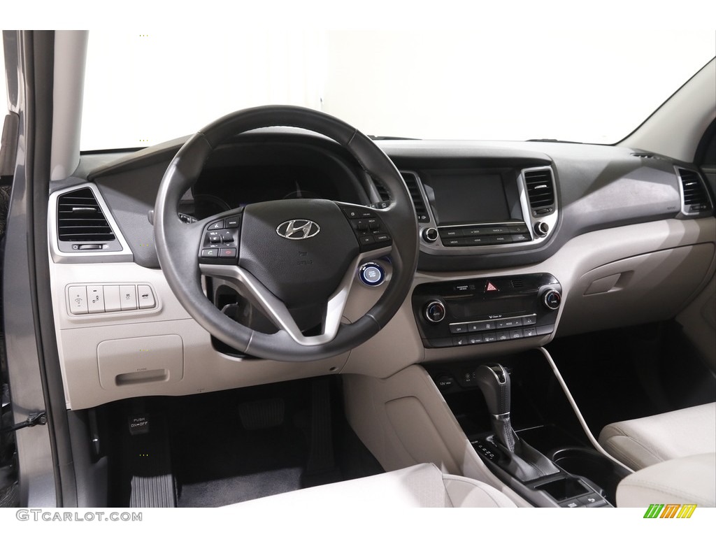 2018 Hyundai Tucson Value Gray Dashboard Photo #142212411