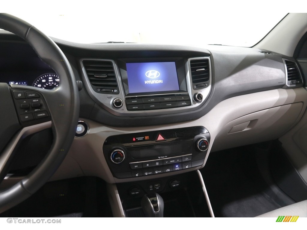 2018 Hyundai Tucson Value Gray Dashboard Photo #142212478