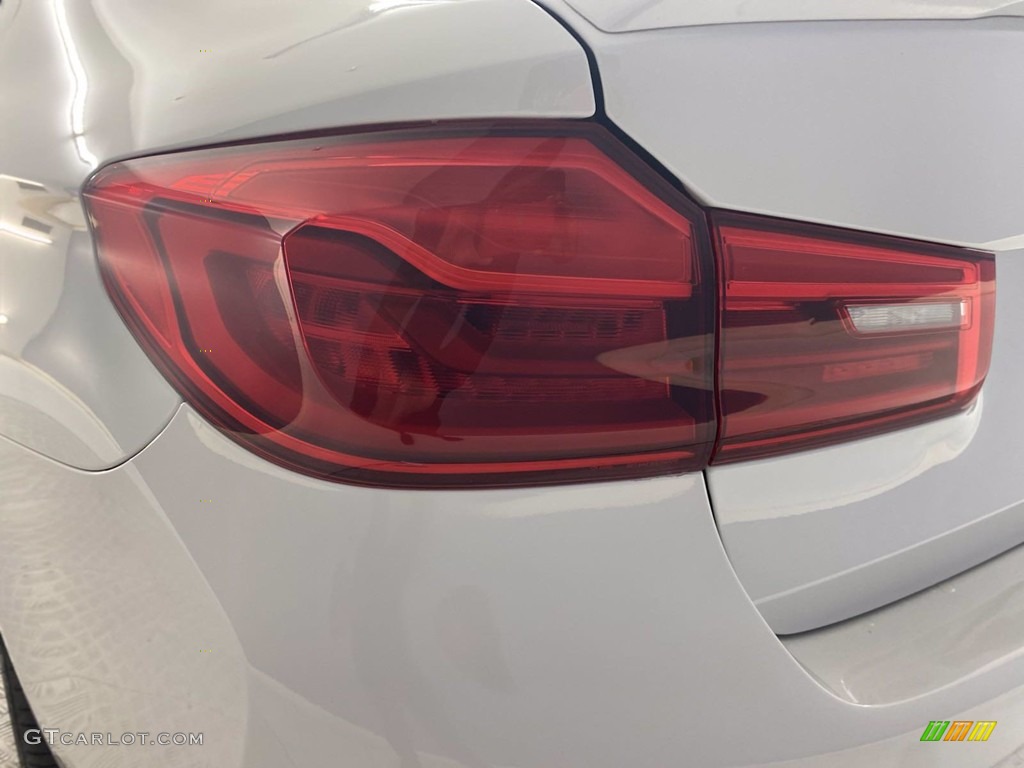 2018 5 Series 540i Sedan - Alpine White / Black photo #9