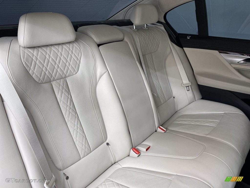 Ivory White/Black Interior 2018 BMW 7 Series 750i Sedan Photo #142217575