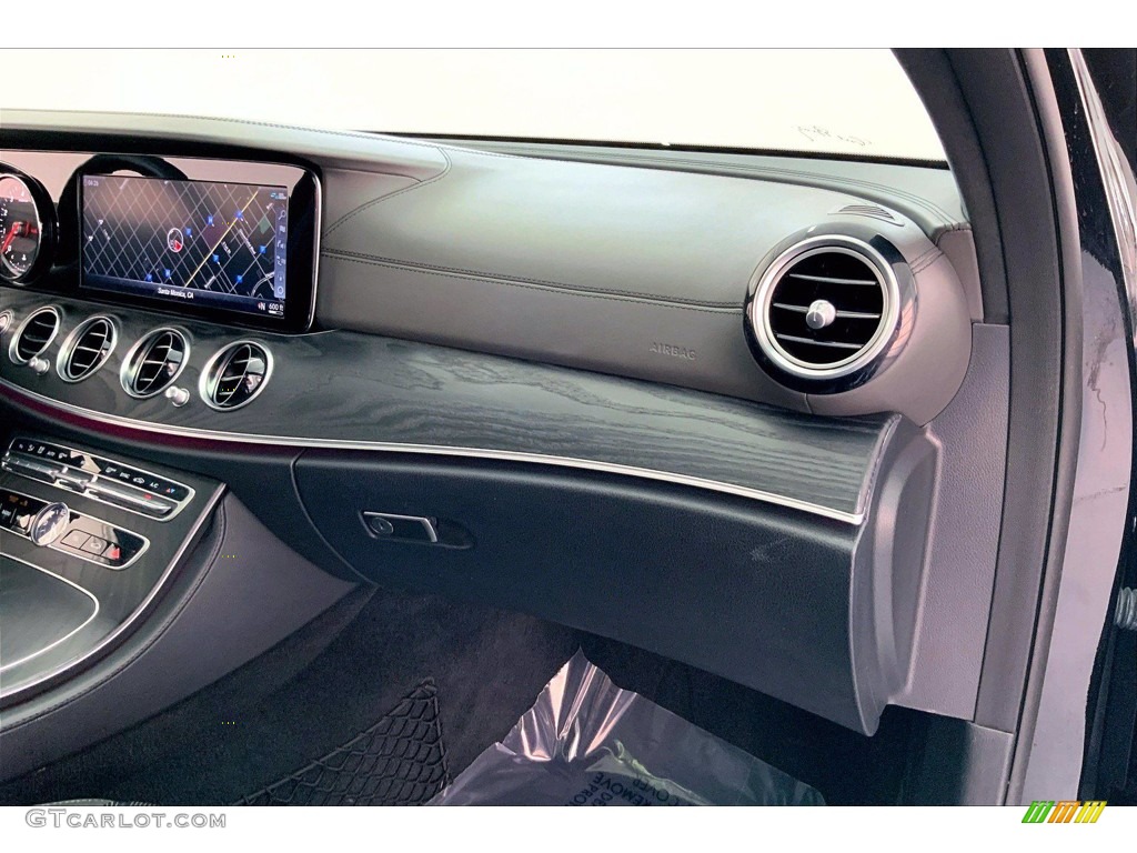 2019 E 450 4Matic Wagon - Obsidian Black Metallic / Black photo #16
