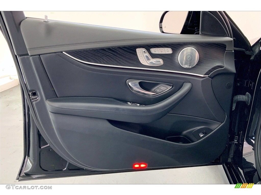 2019 E 450 4Matic Wagon - Obsidian Black Metallic / Black photo #26