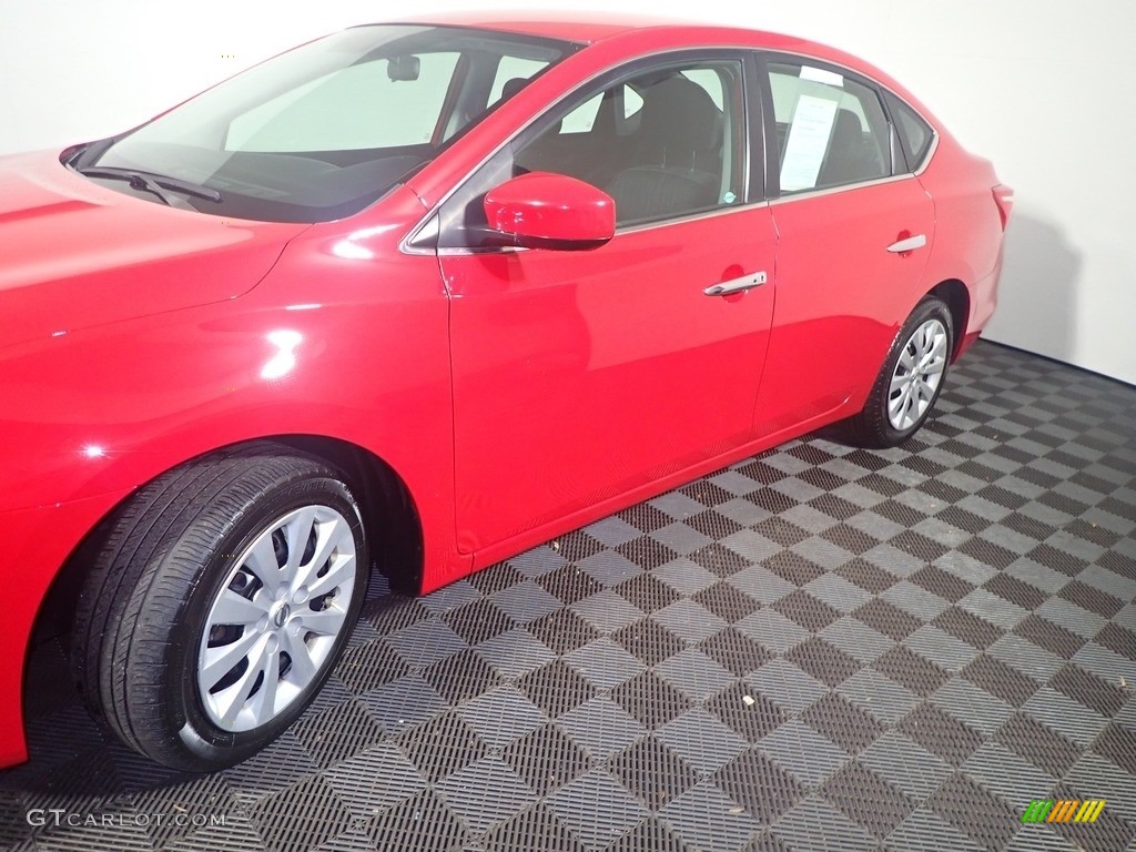 2017 Sentra SV - Red Alert / Charcoal photo #10
