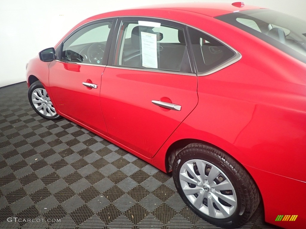 2017 Sentra SV - Red Alert / Charcoal photo #18