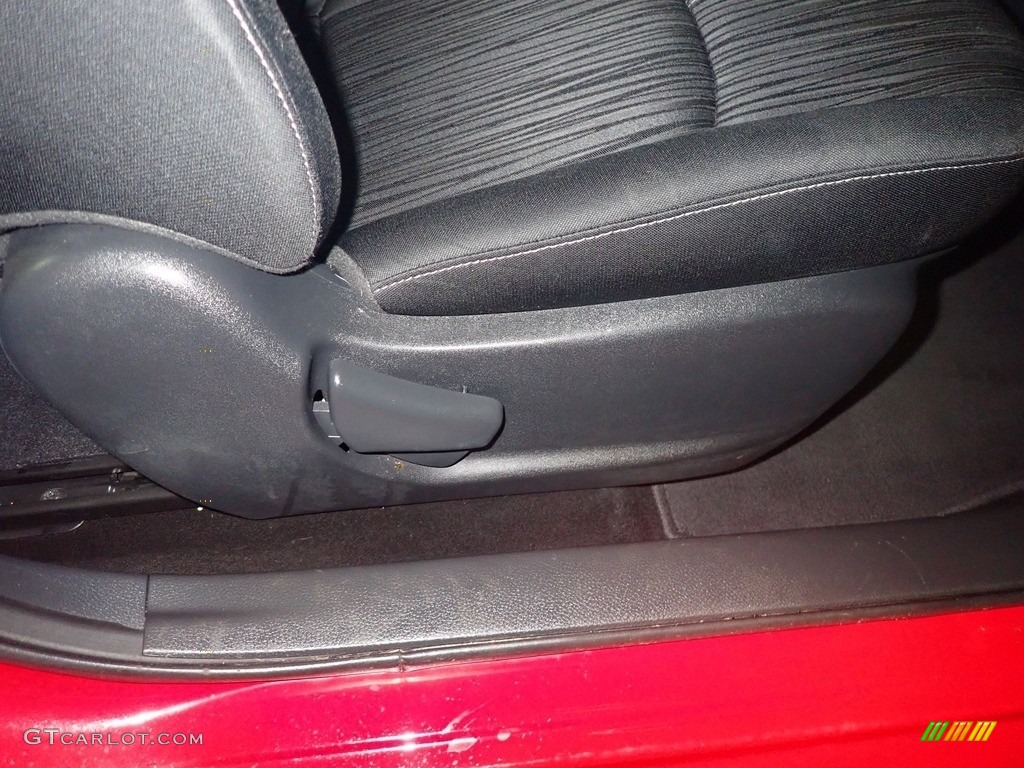 2017 Sentra SV - Red Alert / Charcoal photo #40