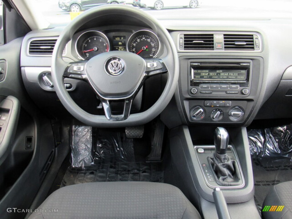 2015 Volkswagen Jetta SE Sedan Controls Photo #142224158