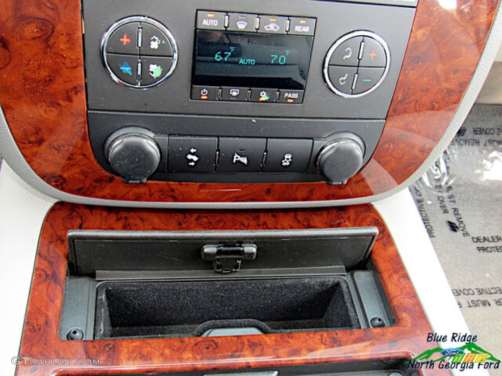 2013 Suburban LTZ 4x4 - Silver Ice Metallic / Light Titanium/Dark Titanium photo #22