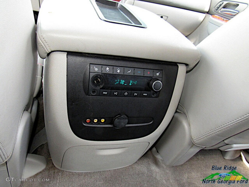 2013 Suburban LTZ 4x4 - Silver Ice Metallic / Light Titanium/Dark Titanium photo #26