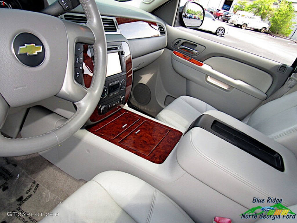 2013 Suburban LTZ 4x4 - Silver Ice Metallic / Light Titanium/Dark Titanium photo #27