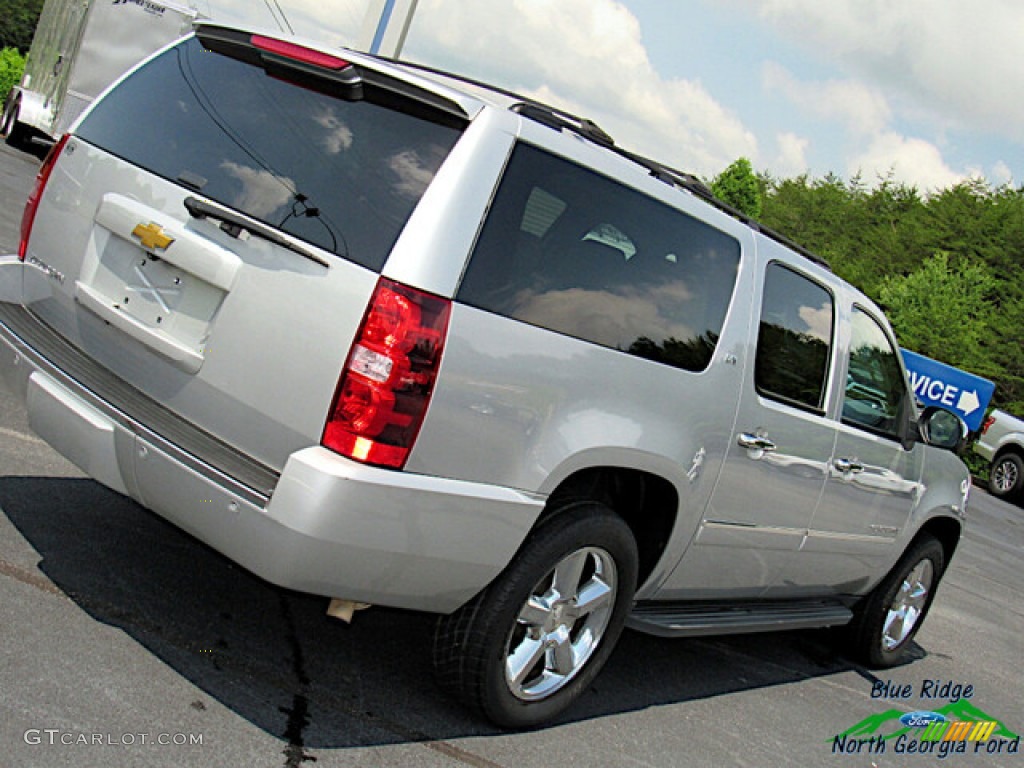 2013 Suburban LTZ 4x4 - Silver Ice Metallic / Light Titanium/Dark Titanium photo #31