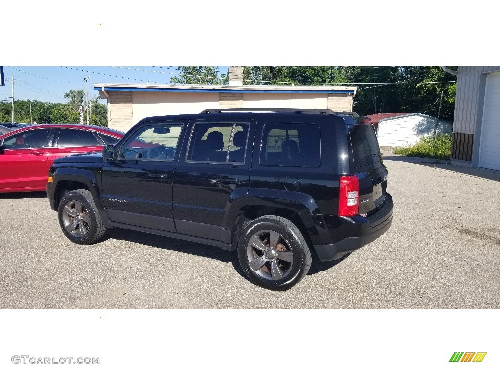 2015 Patriot Latitude 4x4 - Black / Dark Slate Gray/Light Pebble Beige photo #3