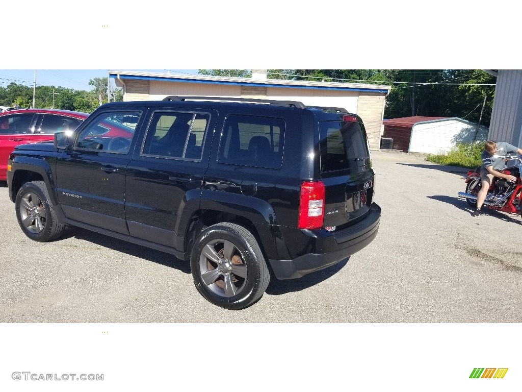 2015 Patriot Latitude 4x4 - Black / Dark Slate Gray/Light Pebble Beige photo #27