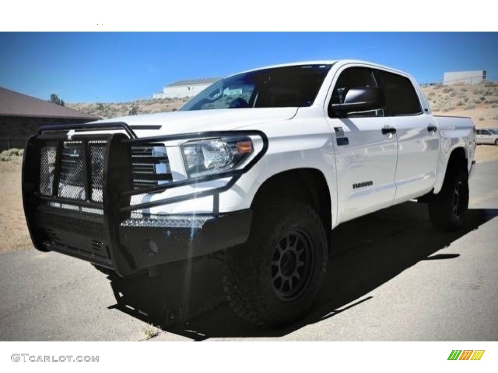 2021 Tundra SR5 CrewMax 4x4 - Super White / Black photo #1