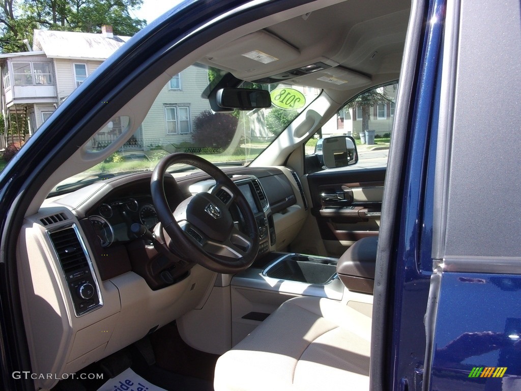 2018 2500 Laramie Crew Cab 4x4 - True Blue Pearl / Brown/Light Frost Beige photo #15