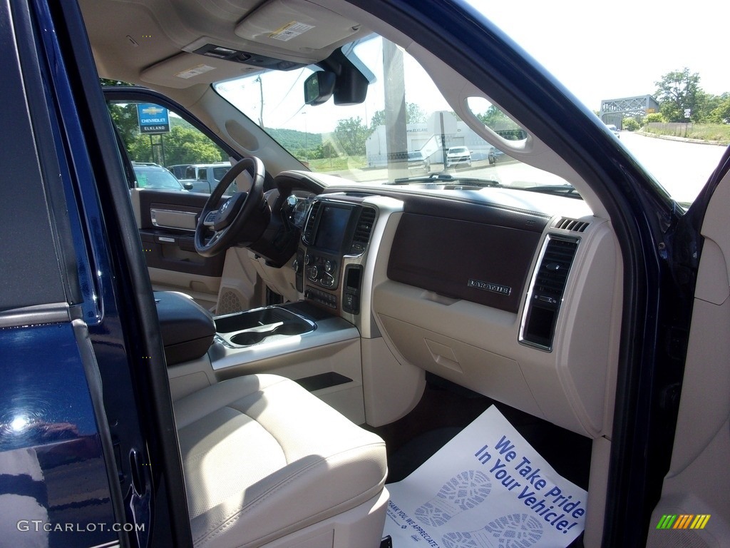 2018 2500 Laramie Crew Cab 4x4 - True Blue Pearl / Brown/Light Frost Beige photo #19