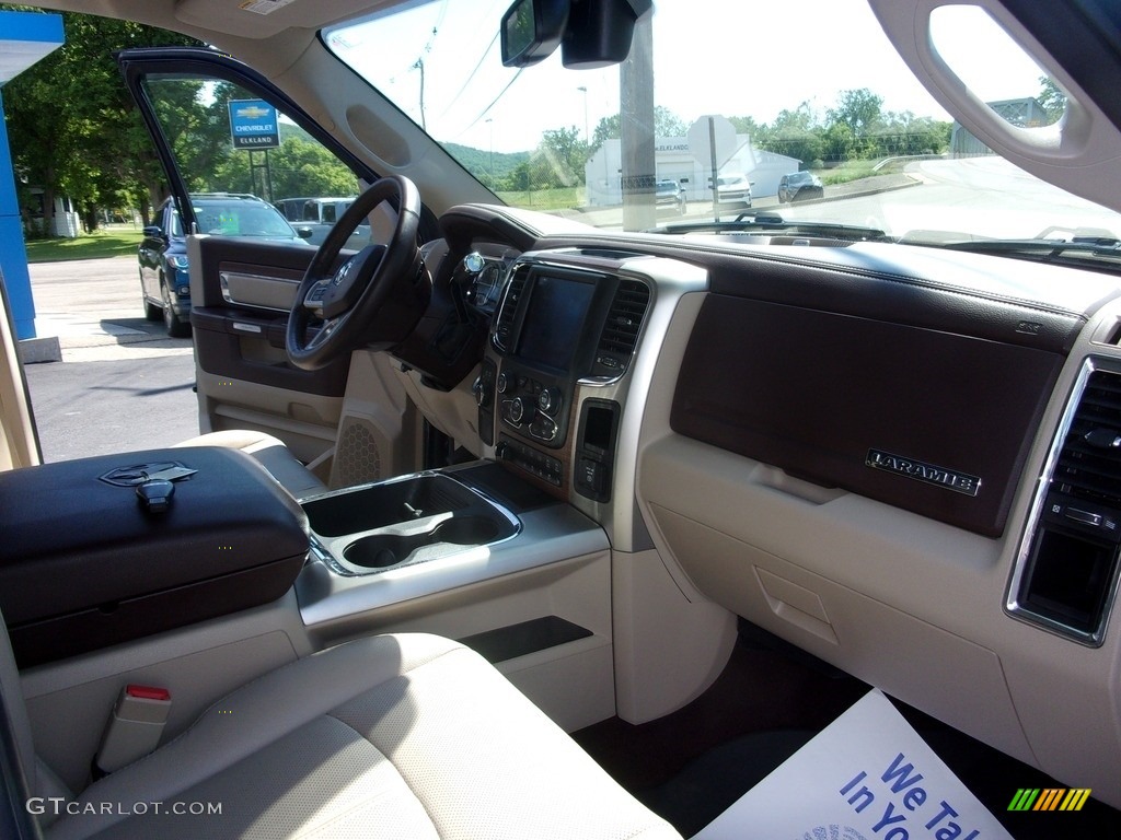 2018 2500 Laramie Crew Cab 4x4 - True Blue Pearl / Brown/Light Frost Beige photo #20