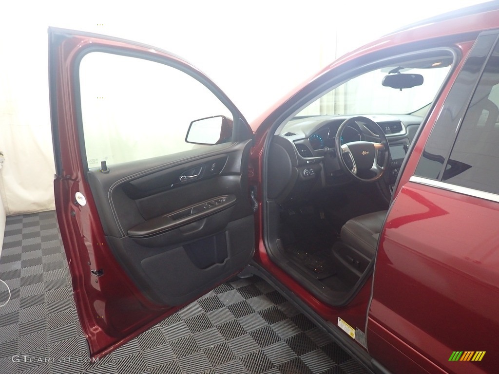 2017 Traverse LT AWD - Siren Red Tintcoat / Ebony photo #17