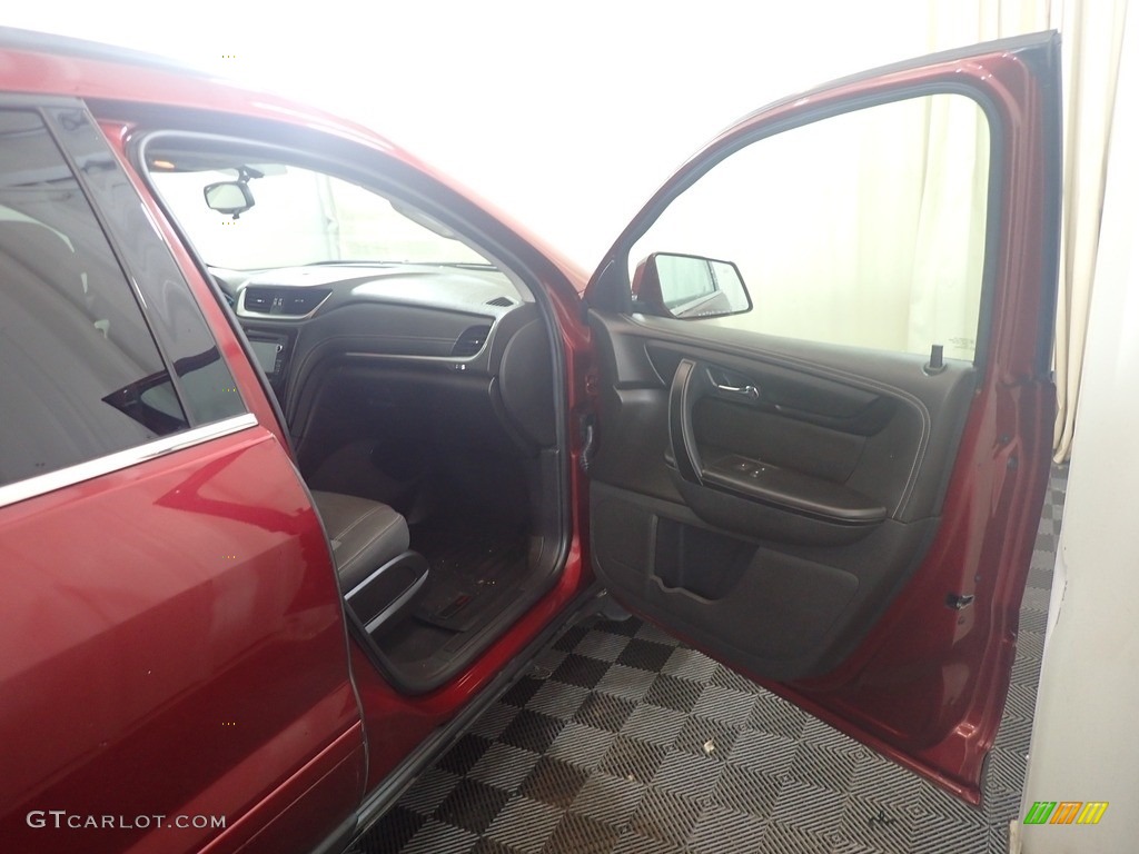 2017 Traverse LT AWD - Siren Red Tintcoat / Ebony photo #34