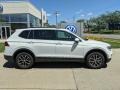 Pure White - Tiguan SE 4Motion Photo No. 2
