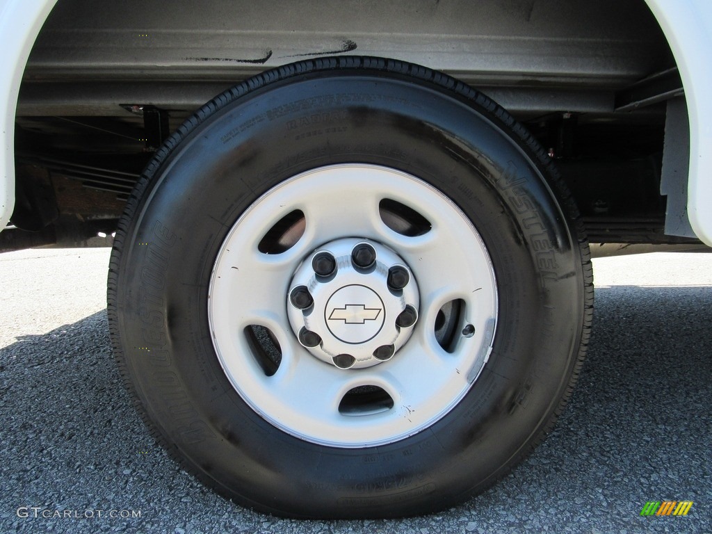 2017 Chevrolet Express Cutaway 3500 Work Van Wheel Photo #142232978