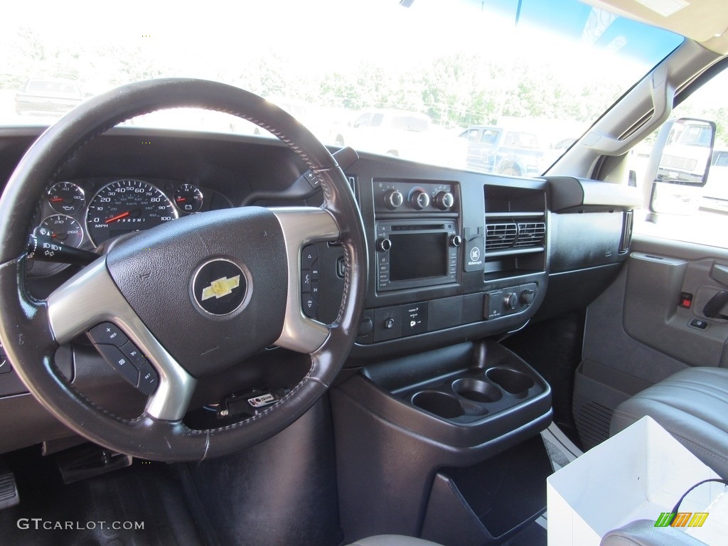 2017 Chevrolet Express Cutaway 3500 Work Van Dashboard Photos