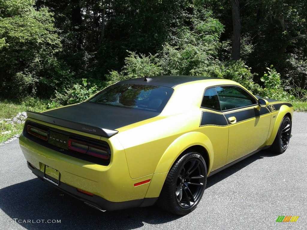 2021 Challenger R/T Scat Pack Widebody - Gold Rush / Black photo #6
