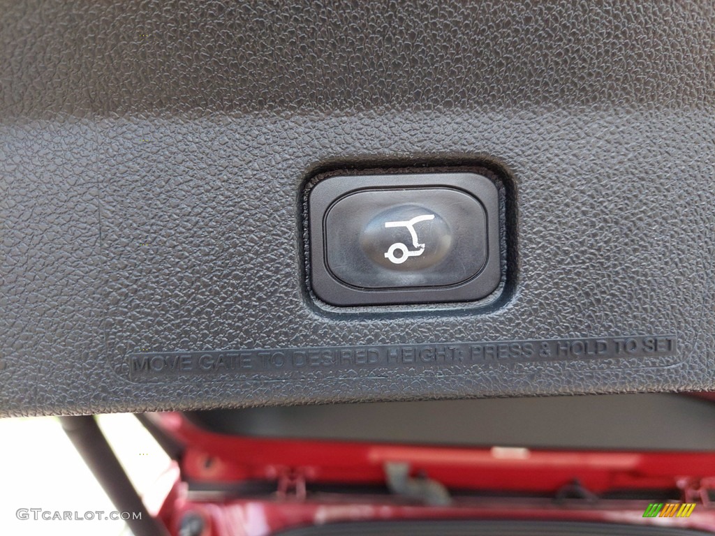 2018 Explorer XLT - Ruby Red / Ebony Black photo #26