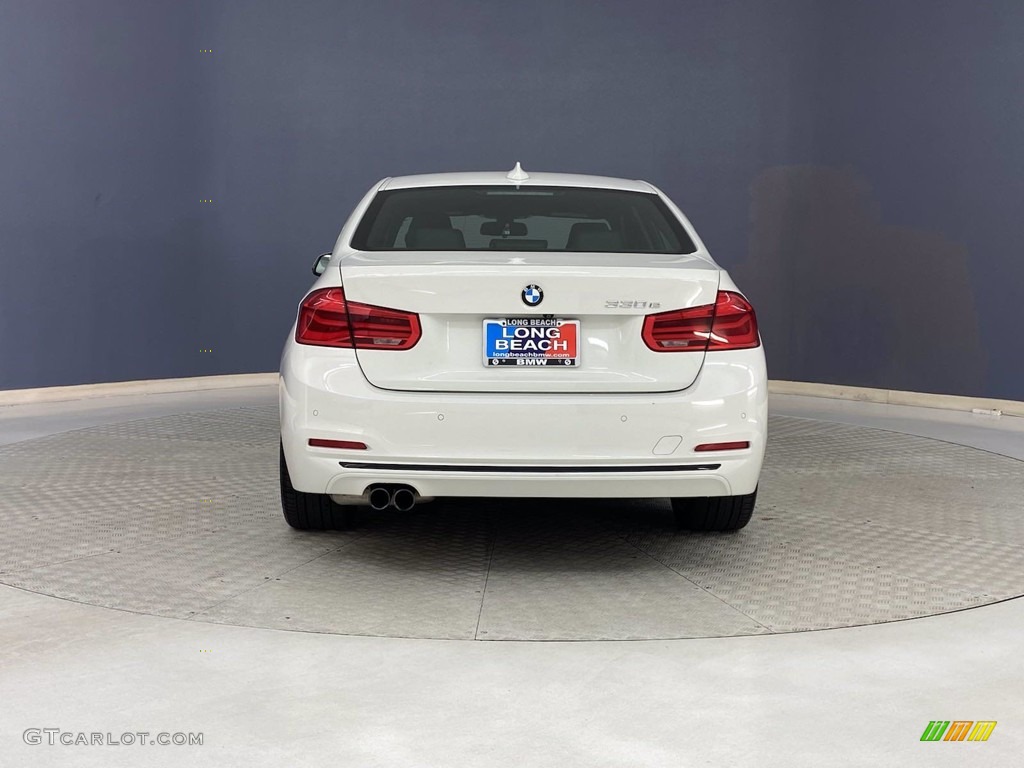 2018 3 Series 330e iPerformance Sedan - Alpine White / Black photo #4